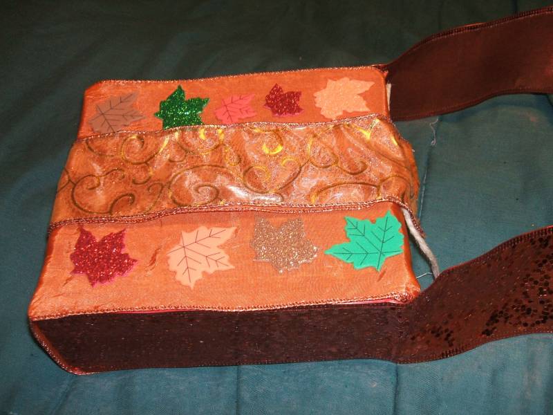 Lovey Satinweichund Glänzend Herbst Ernte Zigarre Box Geldbörse. Glitzer Im Überfluss Lovey Satinweichund Glänzend Herbst Ernte Zigarre Box Geldbörse. Glitzer Im Überfluss von Coppercourser