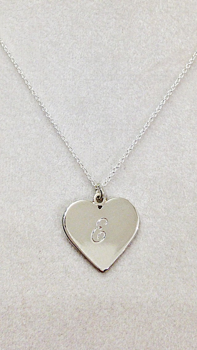 sterling Silber Herzhalskette Mit Gravierten Initial - Brautjungfern von CopperfoxGemsJewelry