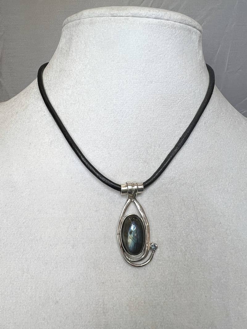 sterling Silber Labradorit Halskette Mit London Blue Topas von CopperfoxGemsJewelry