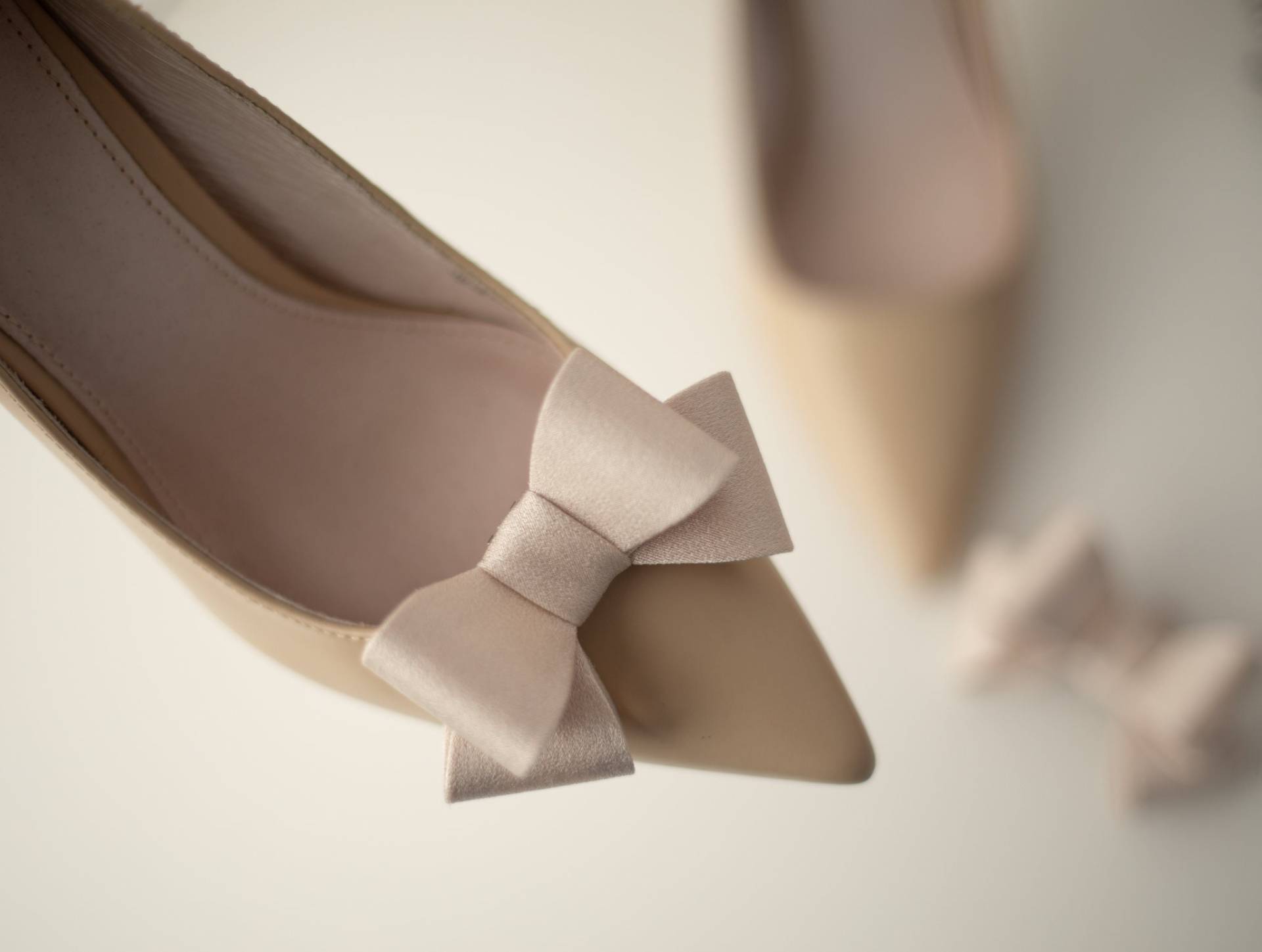 Beige Satin Braut Schuhschleifen, Blush Hochzeitsschuhe, Brautschuhclips, Brautschuhe, Hochzeitsschuhe Beige Satin Braut Schuhschleifen, Blush Hochzeitsschuhe, Brautschuhclips, Brautschuhe, Hochzeitsschuhe von CoquetAccesories