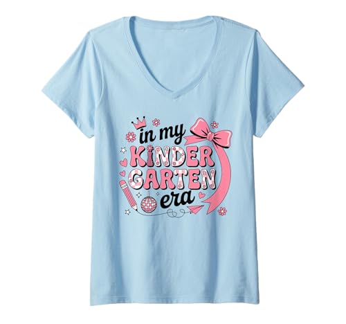 Damen In meiner Kindergartenzeit: Coquette Bow Back to School Girls T-Shirt mit V-Ausschnitt von Coquette Bow Kindergarten Back to School Gifts