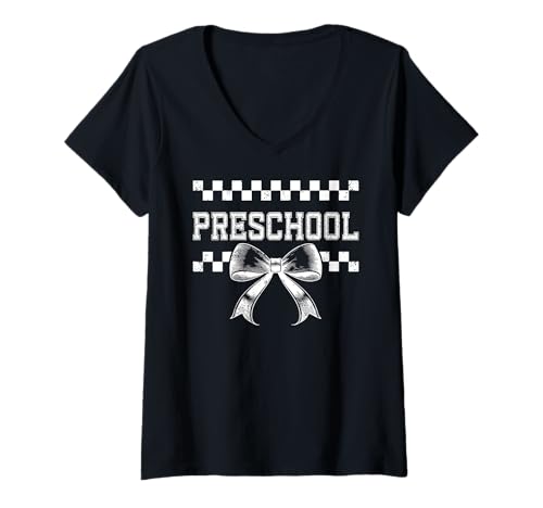 Damen Kokette Schleife Vorschullehrer Frauen Mädchen Kinder Mädchen Mädchen Mädchen Preppy T-Shirt mit V-Ausschnitt Damen Kokette Schleife Vorschullehrer Frauen Mädchen Kinder Mädchen Mädchen Mädchen Preppy T-Shirt mit V-Ausschnitt von Coquette Bow Preppy Girly Preschool Teacher Team
