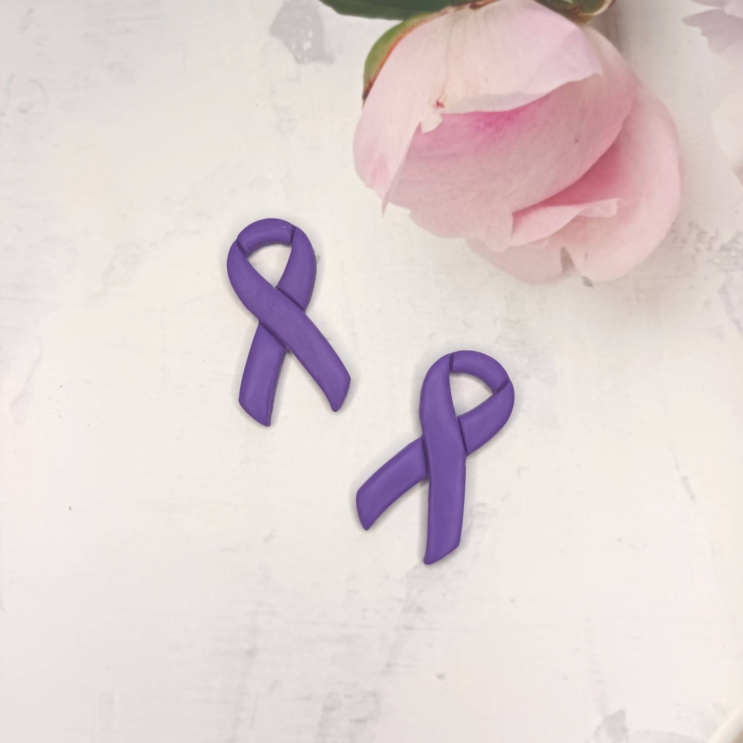 Alzheimer Band, Lila Awareness Pin, Charity Pin Anstecker von CorcaighClay