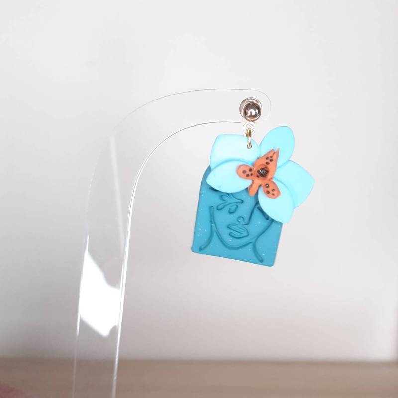 Blaue Polymer Clay Ohrringe, Orchideen Moderne Blumen Gesicht Stempel Geschenk Für Sie von CorcaighClay