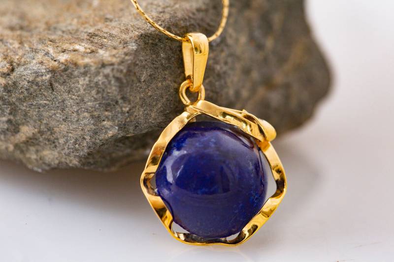 Lapislazuli & Gold. Designer Anhänger. Einzigartiger Lapis Fassung Aus Sterling Silber. Mit 14 Ct Gold Überzogen. Handgemachte Künstlerisch von CordisArt