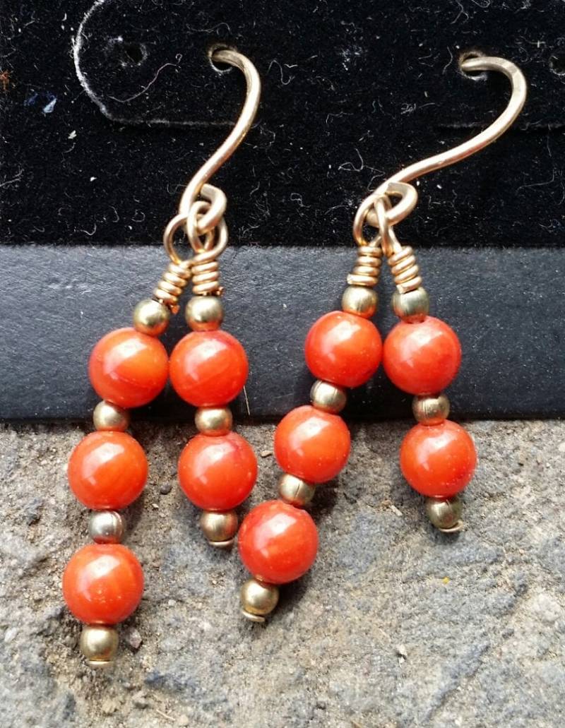 Korallen Ohrringe Gold Fill, Eleganter Roter Edelstein von CordochoreaCreations
