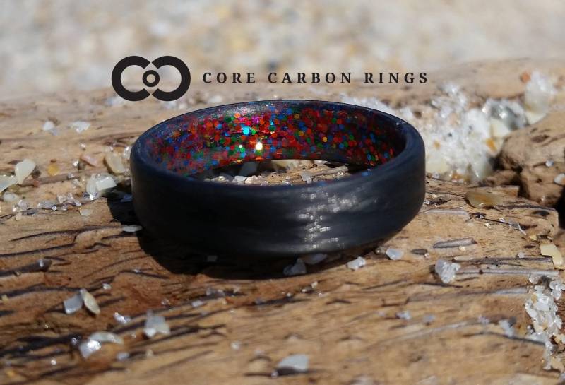 Kohlefaser Unidirektionaler Ring Mit Multi-Glitzer Im Inneren von CoreCarbonRings