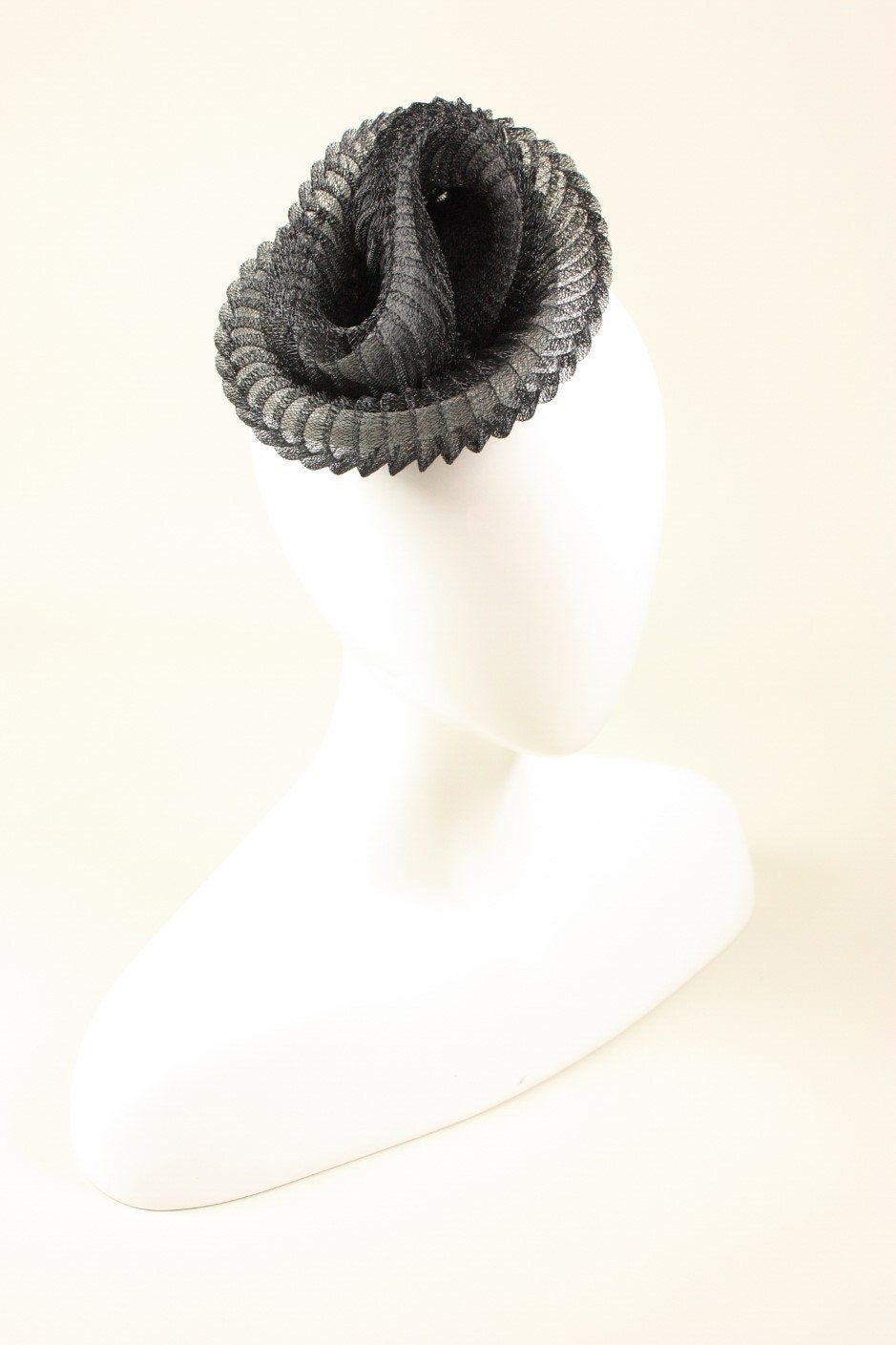 Plissierter Crinoline Fascinator/Headpiece Festival Fashion-Racing Fashion-Ascot/Derby von CorinaHaywood