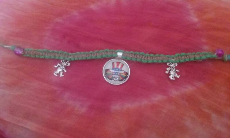 Us von CorinasCraftGifts