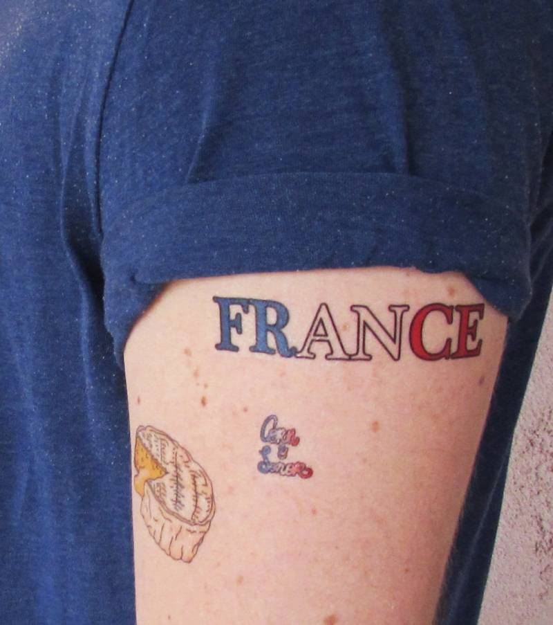 Tattoos Ephemes Mais & Sonor-Anhänger France-Apero-Camembert-Pikette-Unisex Tattoos Ephemes Mais & Sonor-Anhänger France-Apero-Camembert-Pikette-Unisex von CornAndSonor