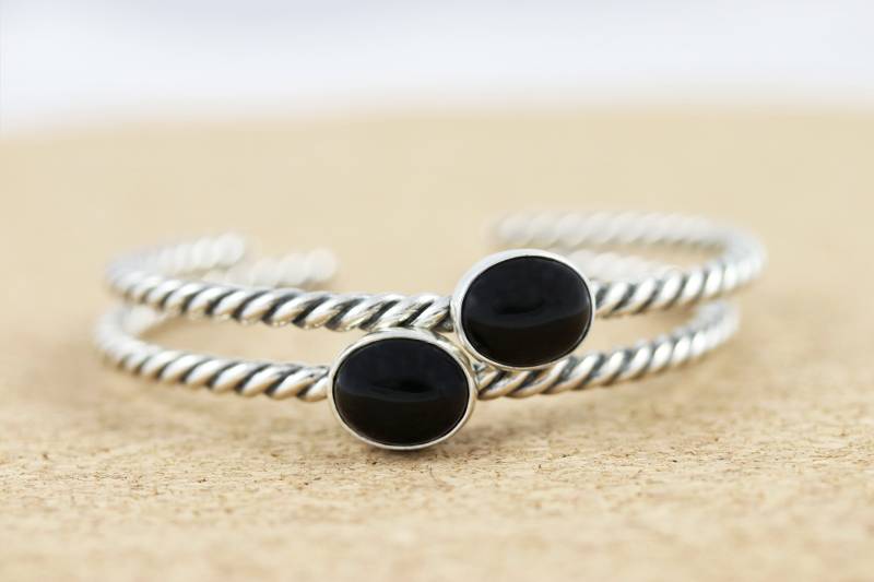 sterling Silber Schwarz Onyx Seil Armspange | Boho Armband Edelstein von CorneliousWhite