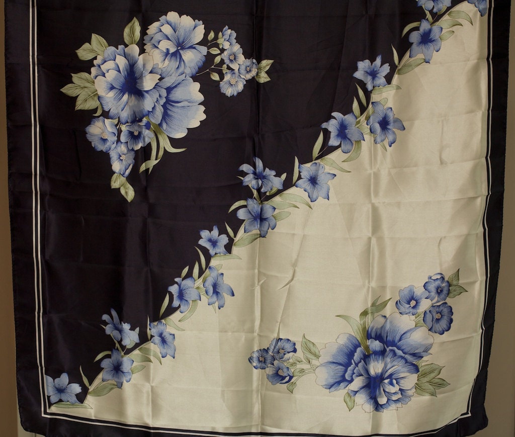 Vintage Blumen Halstuch Vintage Blumen Halstuch von CorneliusVintage