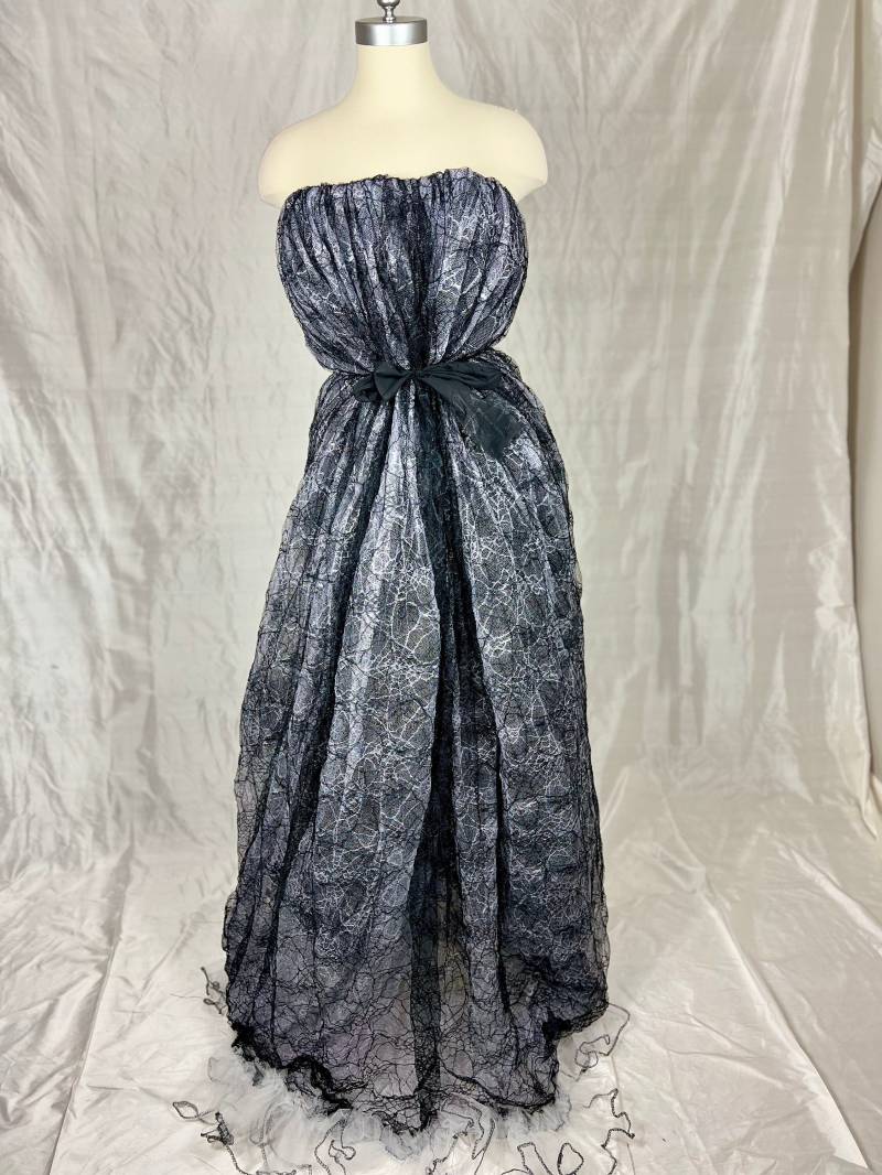 Schwarz Weiß Spinnennetz Spitze Kleid Größe Medium von CorsetofEden