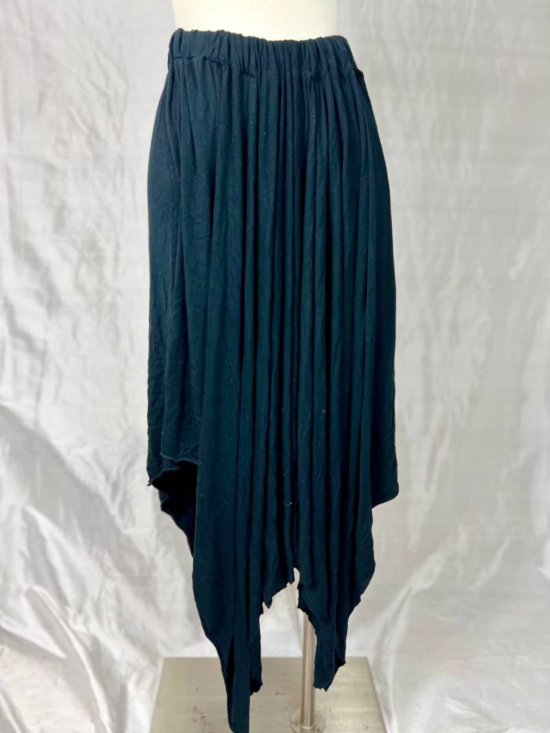 Schwarzer Strick-Baumwollvoller Rock Größe Medium von CorsetofEden