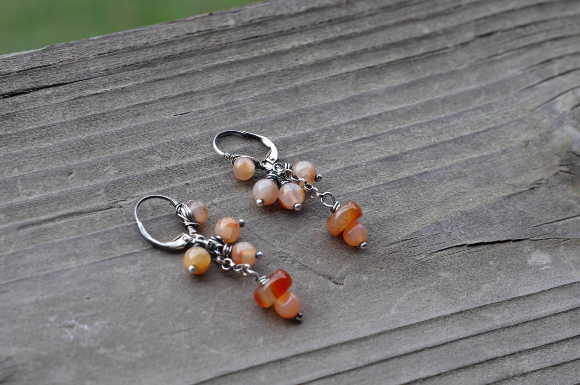 Helle Karneol Glatt Glänzend Orange Ohrringe Mit Oxidiertem Sterling Silber Helle Karneol Glatt Glänzend Orange Ohrringe Mit Oxidiertem Sterling Silber von CorvidaeFineArt