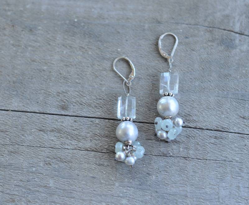 sterling Silber, Graue Süßwasserperlen, Aquamarin Ohrringe sterling Silber, Graue Süßwasserperlen, Aquamarin Ohrringe von CorvidaeFineArt