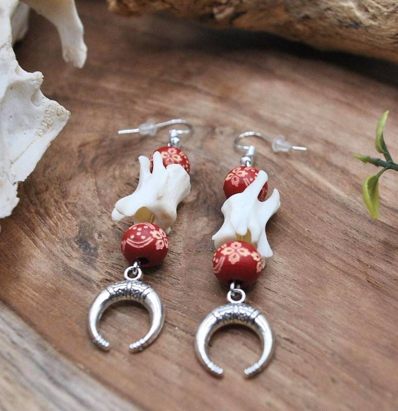 Ohrringe Mit Knochen, Mondsichel Und Holzperlen - Zertifiziertes Unikat von CorvusLuna