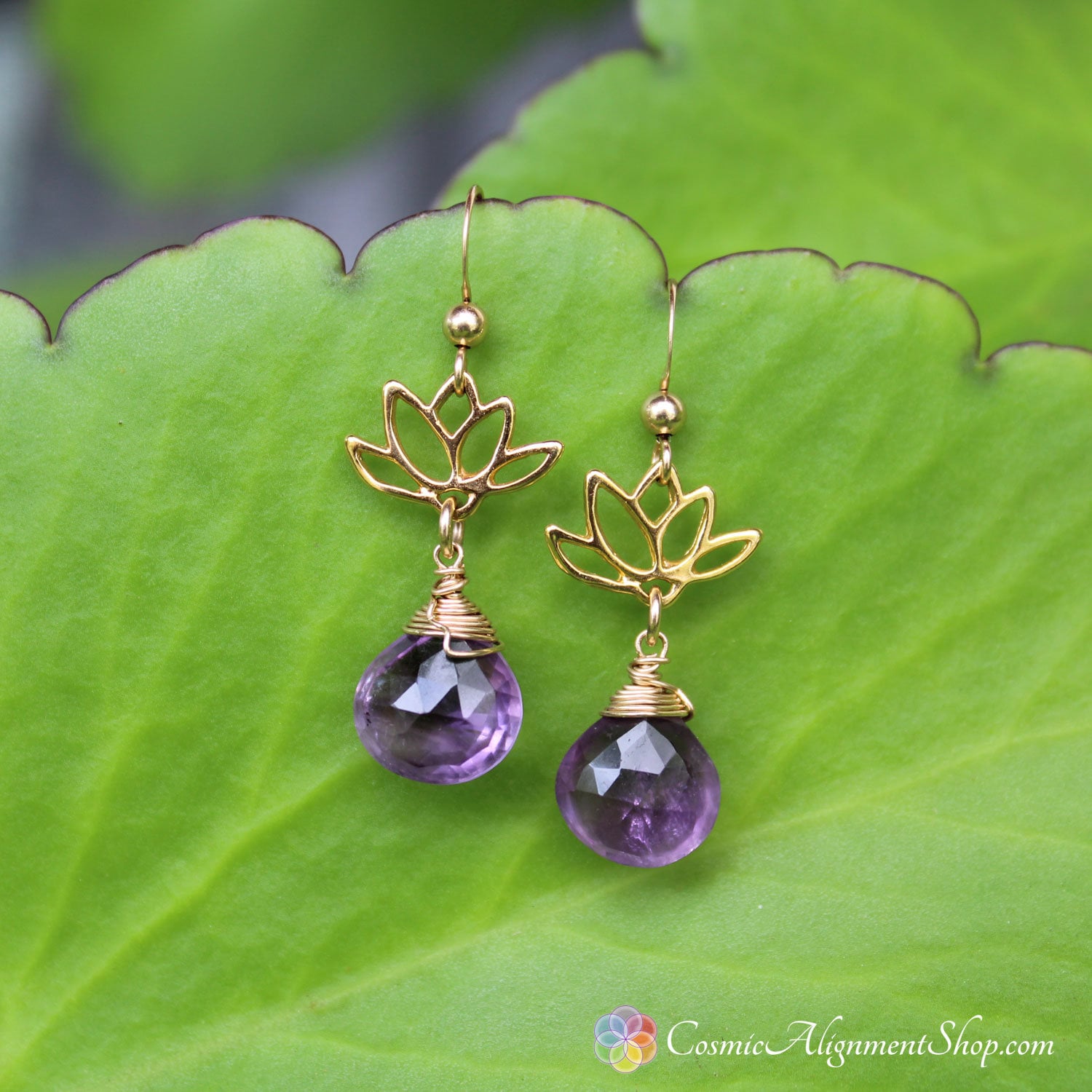 Amethyst Tropfen Ohrringe Gold Lotus Blume, Draht Gewickelt, Handgefertigt in Hawaii Amethyst Tropfen Ohrringe Gold Lotus Blume, Draht Gewickelt, Handgefertigt in Hawaii von CosmicAlignmentShop