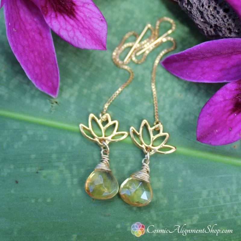 Citrin Ohrringe | Gold Lotus Blume Damen Kette Tropfen Ohrring Geschenk Handgefertigt in Hawaii von CosmicAlignmentShop