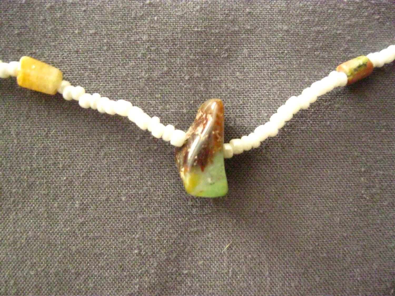 Handgemachte Krieger Stärke Halskette Boho Schmuck Stein Perlen Weiße Saatperlen Meditation Accessoires Geschenkideen Handgemachte Krieger Stärke Halskette Boho Schmuck Stein Perlen Weiße Saatperlen Meditation Accessoires Geschenkideen von CosmicEarthCrystals