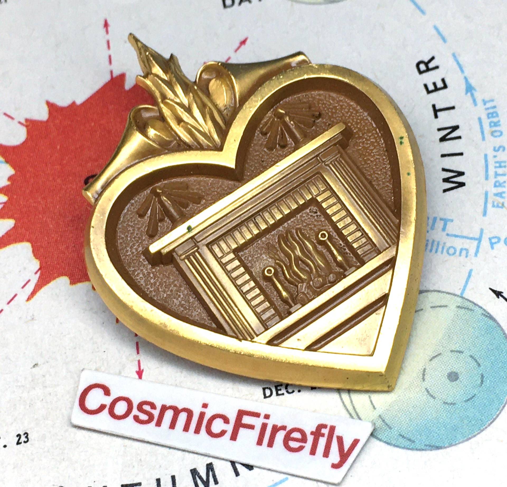 1950Er Jahre Vintage Herz Pin Brosche Betty Crocker Kamin Hausfrau Von Morgen Valentinstag Geschenk Für Mütter Oma Tochter Mädchen Muttertag 1950Er Jahre Vintage Herz Pin Brosche Betty Crocker Kamin Hausfrau Von Morgen Valentinstag Geschenk Für Mütter Oma Tochter Mädchen Muttertag von CosmicFirefly