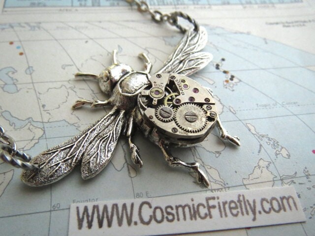 steampunk Halskette Biene Schmuck Upcycled Uhrwerk von CosmicFirefly