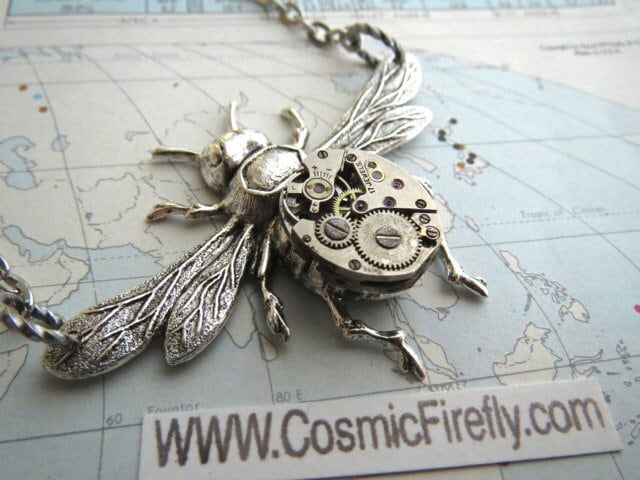 steampunk Halskette Biene Schmuck Upcycled Uhrwerk von CosmicFirefly
