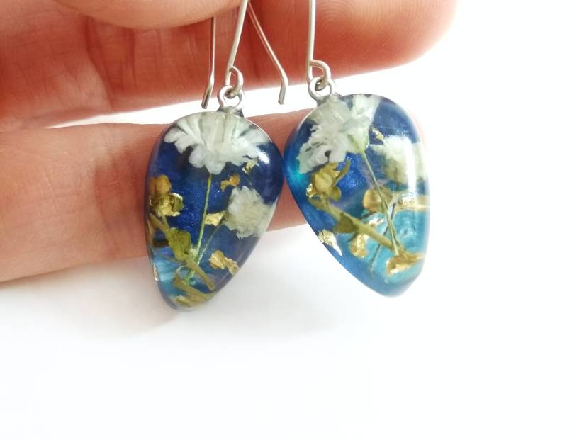 Azure Ohrringe Mit Blumen in Harz Schmuck Echte Blumenohrringe Für Mädchen Gepresst Blumenschmuck Frauen Geschenke Ihre von CosmicLensJewellery