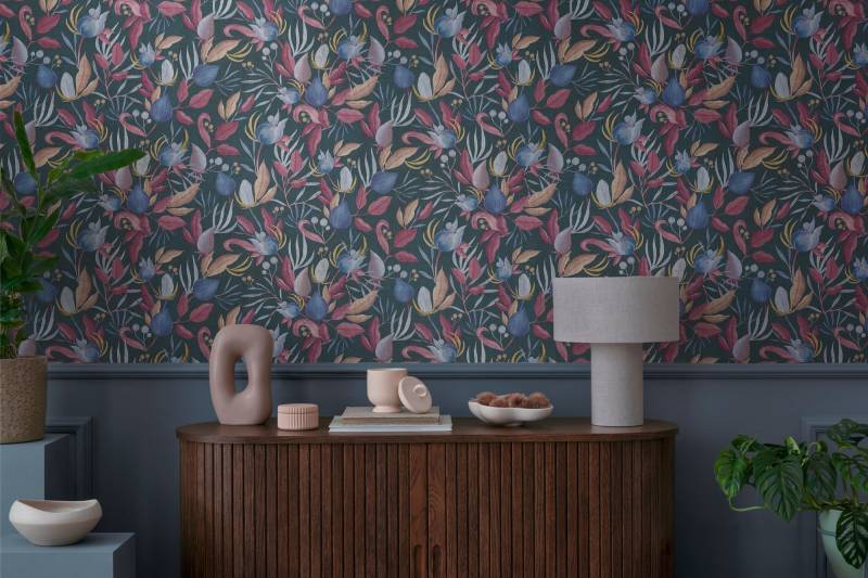 CosmoLiving by Cosmopolitan Vliestapete "Still Bloom – Florale Vliestapete" matt strukturiert Moderner Blütentraum mit sanfter Eleganz von Cosmoliving By Cosmopolitan