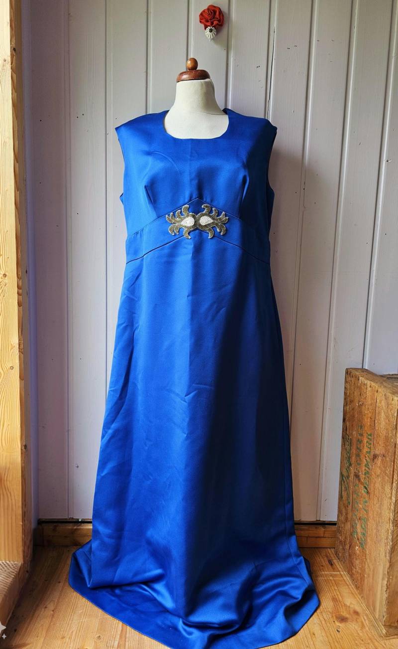 70Er Jahre Vintage Abendkleid Trevira Mit Perlenstickerei Gr. 44/46 von CostumeLoveRealities