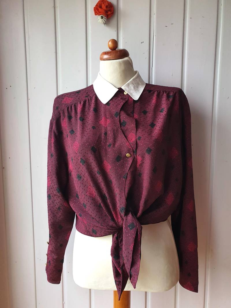 Detailreiche Vintage Bluse Von Gläser Weinrot Gr.42/44 von CostumeLoveRealities