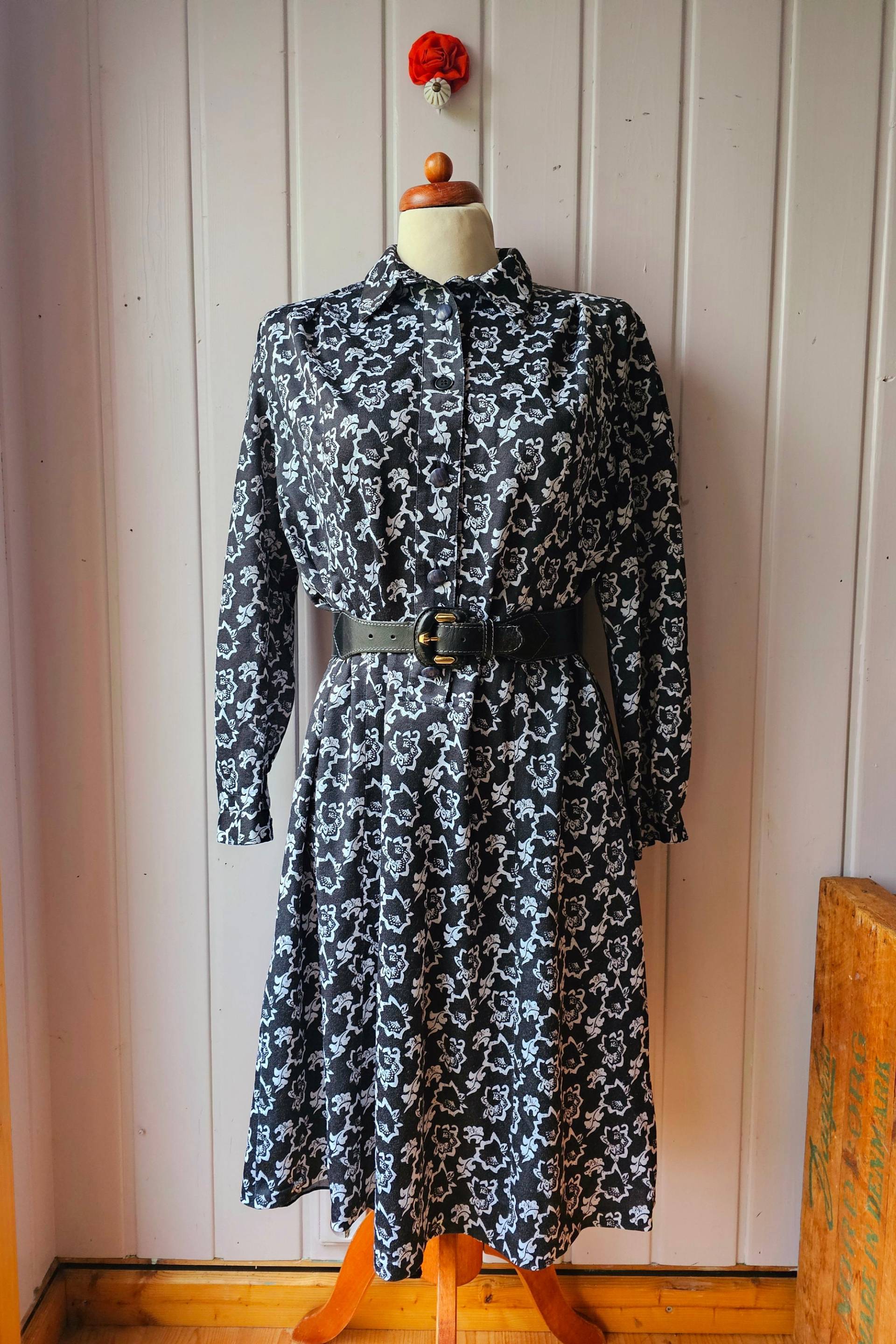 Florales Hemdkleid Black&white Gr.40/42 von CostumeLoveRealities