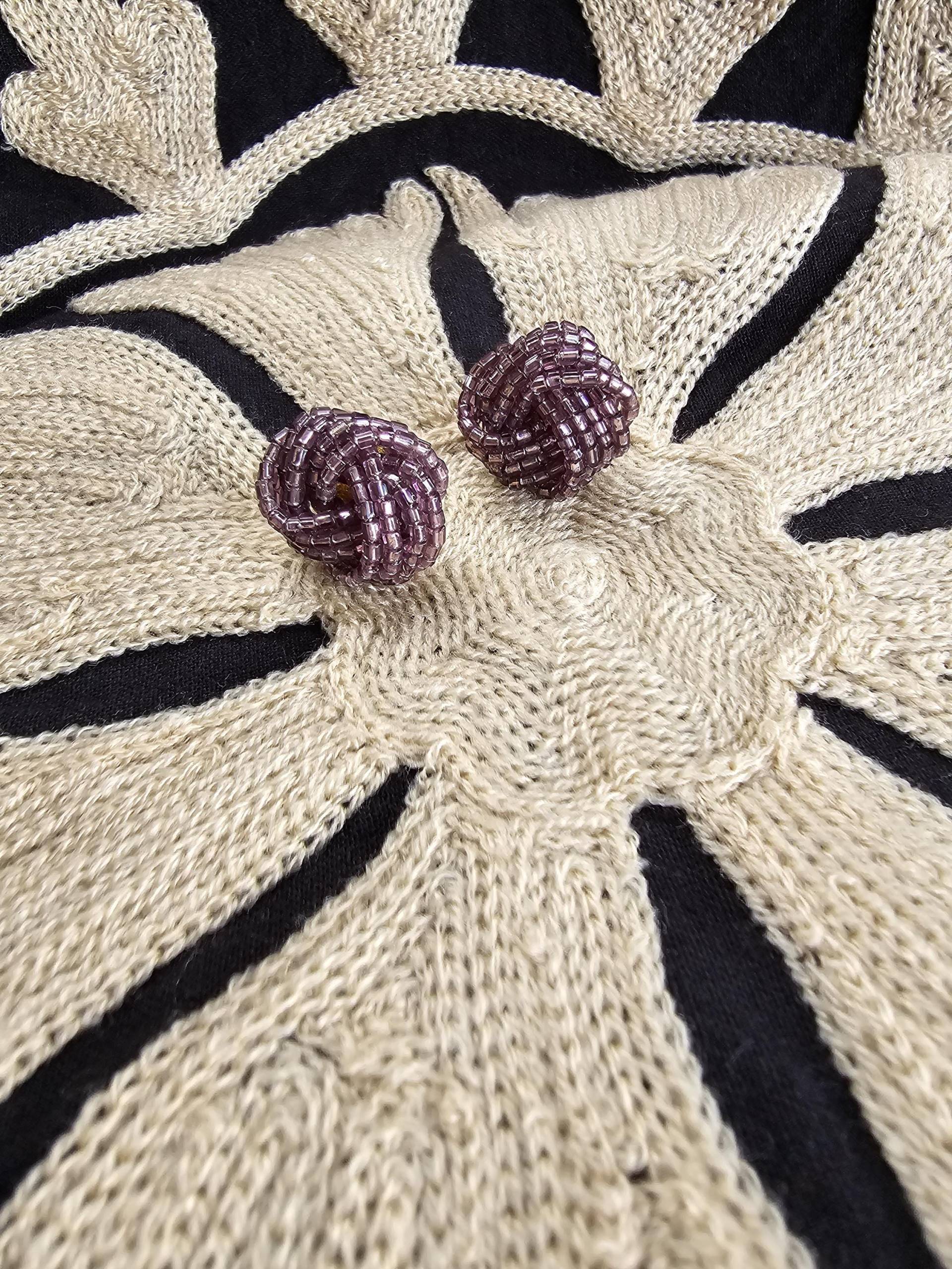 Glasperlen Vintage Ohrclips in Schimmerndem Lila von CostumeLoveRealities