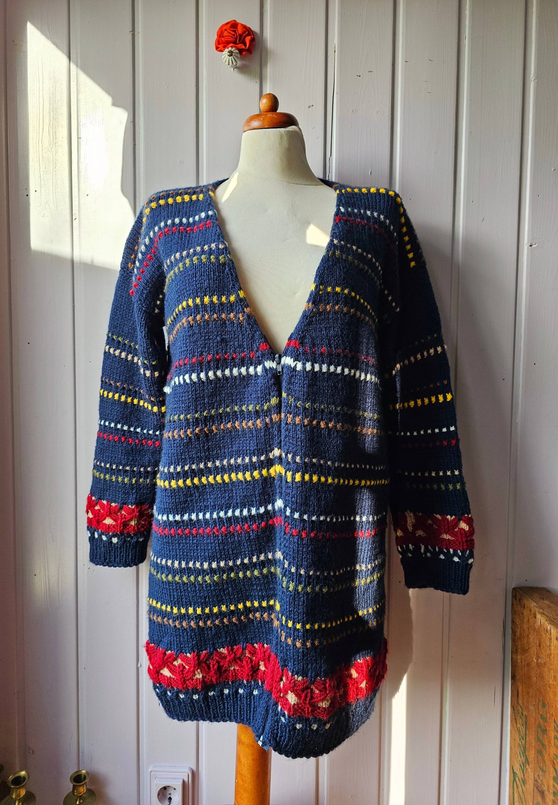 Handarbeit Strickjacke Tintenblau Gr.40/42 von CostumeLoveRealities