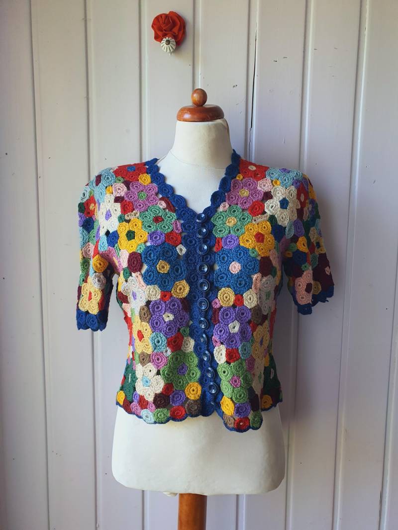 Handarbeit Vintage Strickjacke Patchwork Gr. 36/38 von CostumeLoveRealities