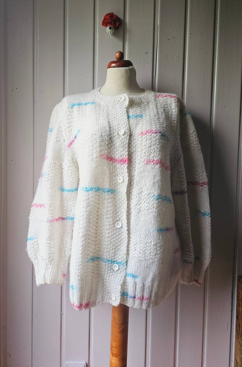 Kuschelige Strickjacke Handarbeit, Gr.42/44 von CostumeLoveRealities