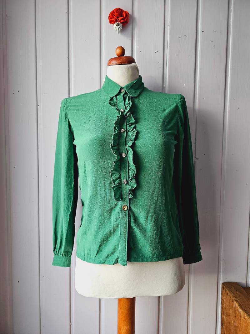 Seidenbluse Mit Schmuckknöpfen, Gr.36, Jabot von CostumeLoveRealities