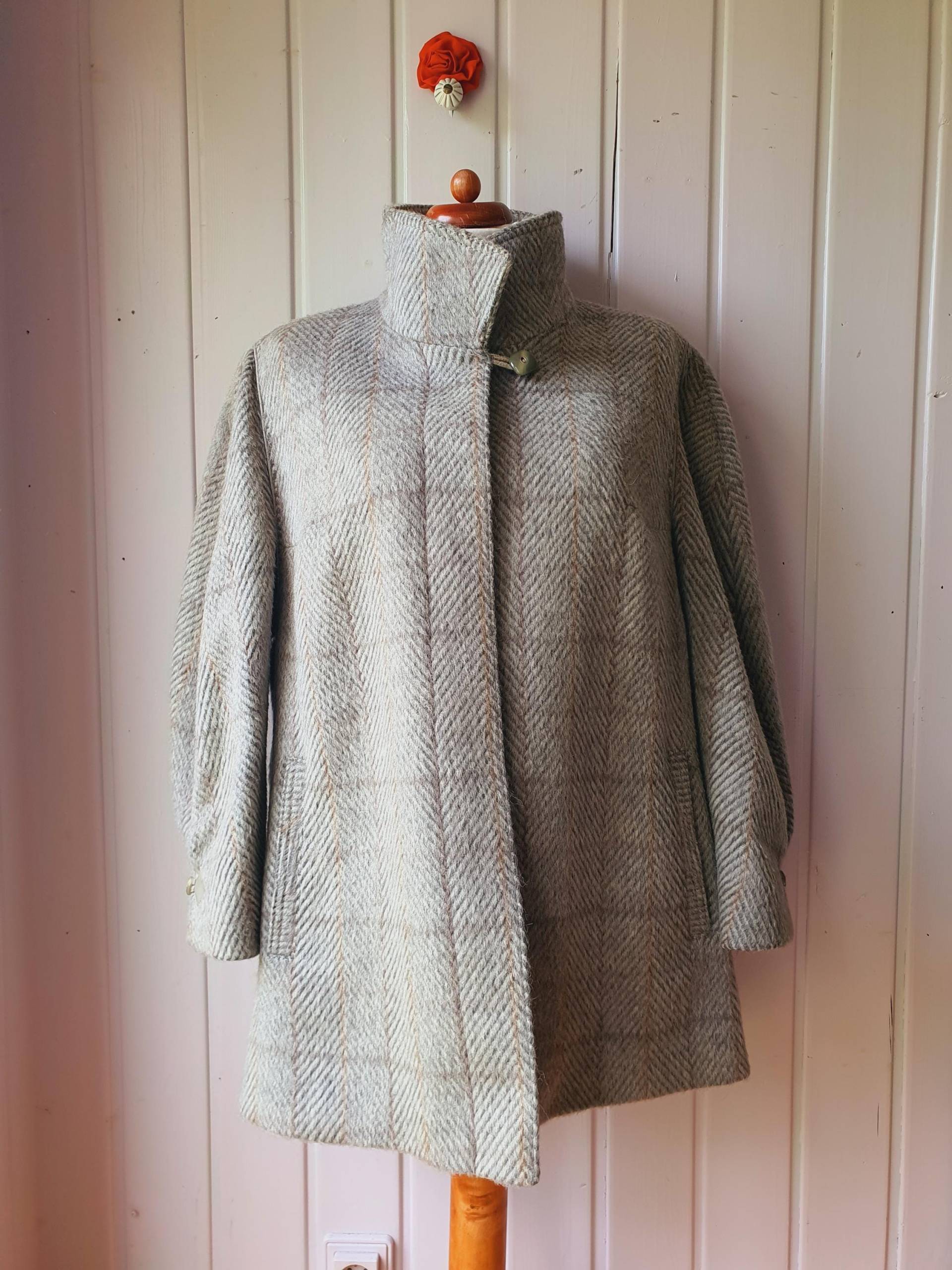 True Vintage Schurwolle Kurzmantel, Gr.42 von CostumeLoveRealities