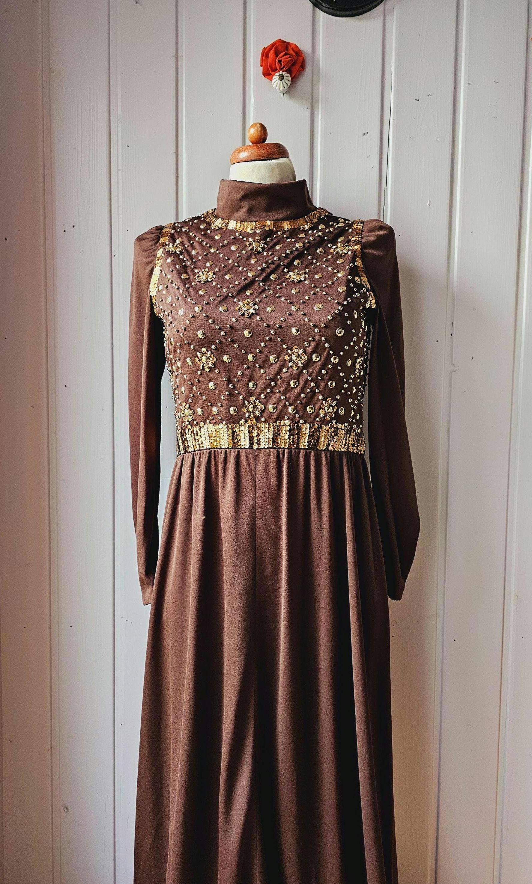 Vintage Kleid Mit Perlenstickerei, Gr.36 von CostumeLoveRealities