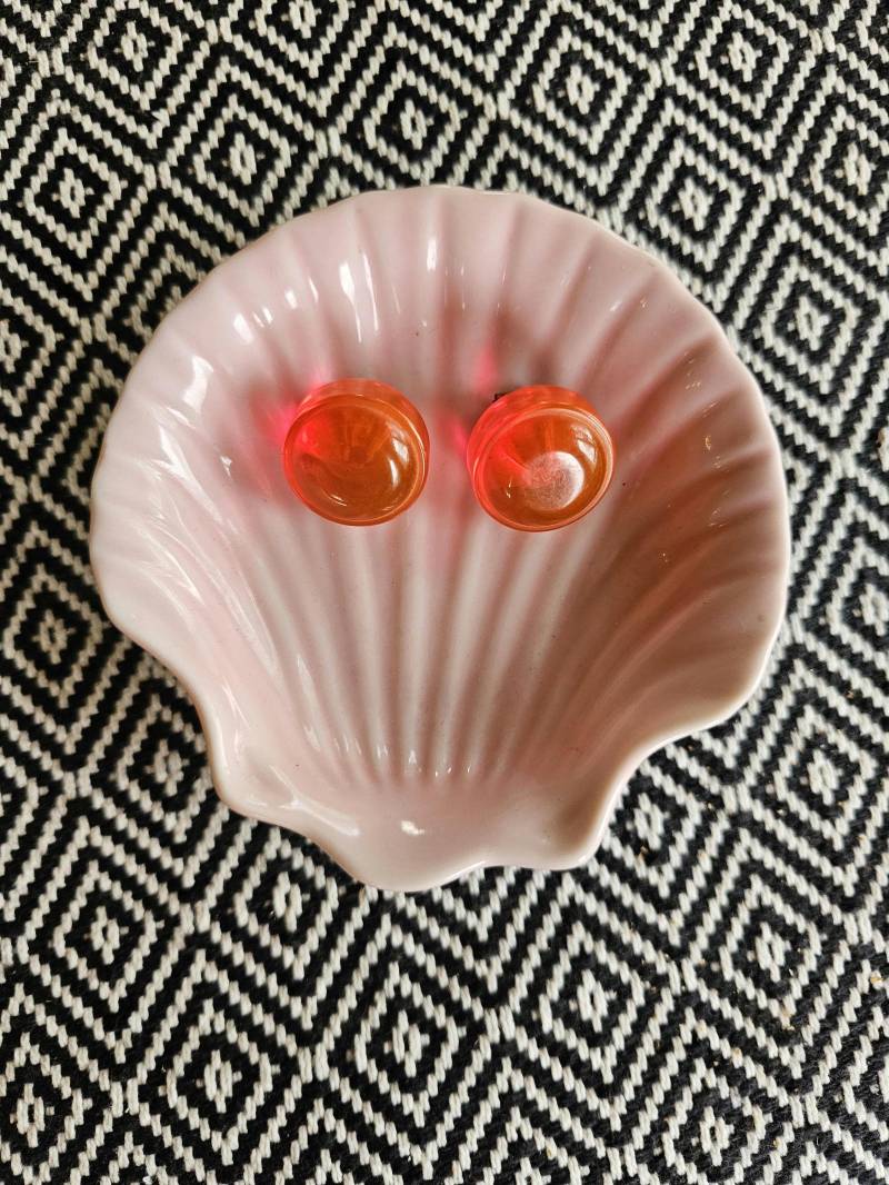 Vintage Ohrclips Fluoreszierend Pink Orange Vintage Ohrclips Fluoreszierend Pink Orange von CostumeLoveRealities