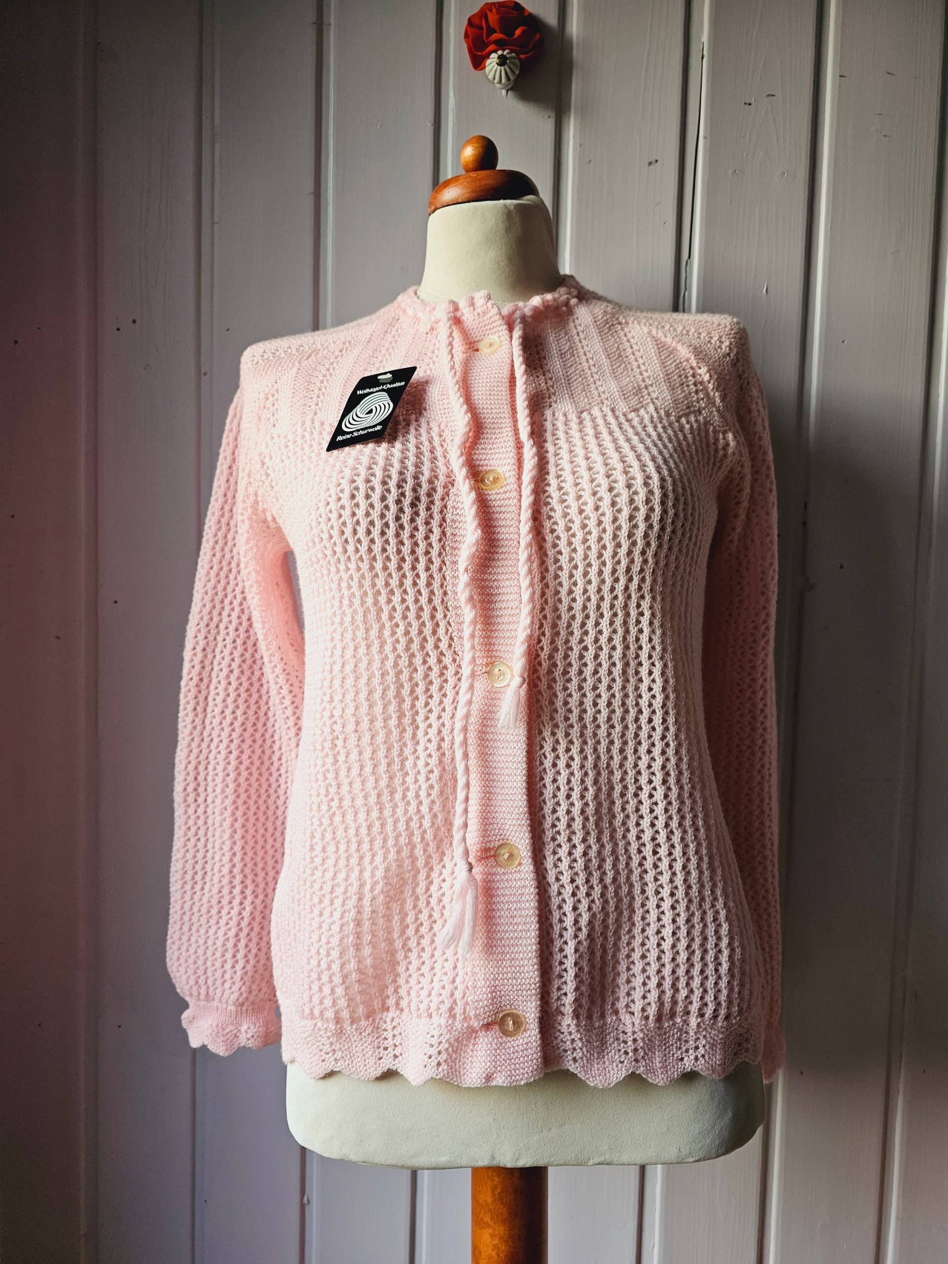 Zartes Weiches Vintage Jäckchen Schurwolle, Puder, Rosé Gr.38/40 von CostumeLoveRealities