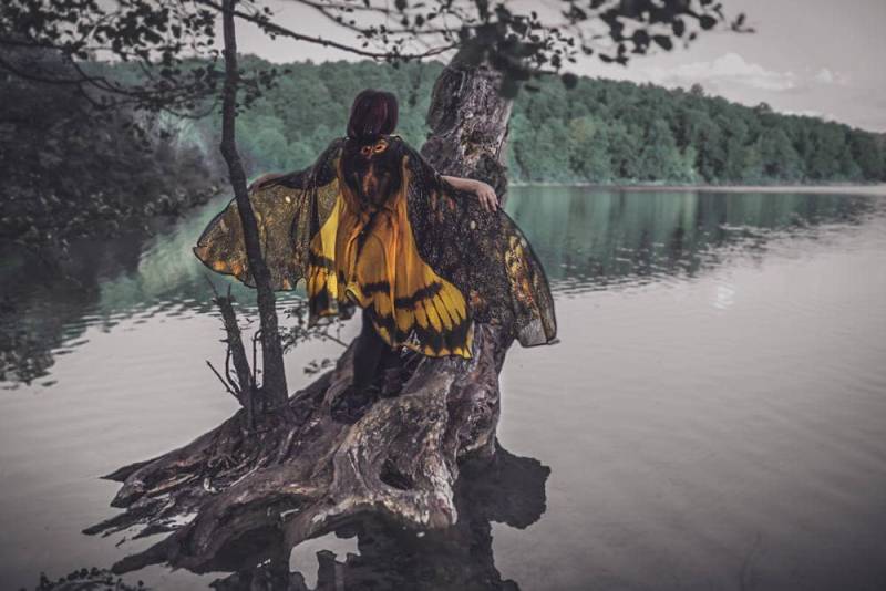 Totenkopf-Mottenflügel-Umhang Festival-Kostüm, Acherontia-Umhang von CostureroReal