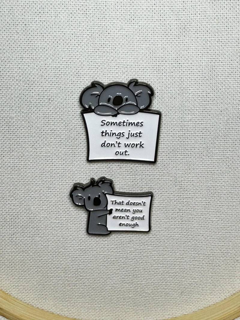 2 Stück Koala Mit Spruch Metall Emaille Pin Anstecker Ausgestattet Anstecknadel Tasche Jacke Rucksack Badge von CosyIslandLiving