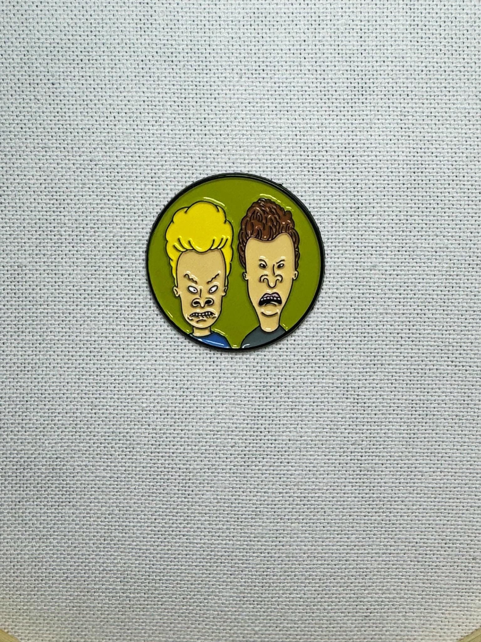 Beavis & Butt-Head Metall Emaille Pin Anstecker Anstecknadel Tasche Rucksack Abzeichen Accessoire Beavis & Butt-Head Metall Emaille Pin Anstecker Anstecknadel Tasche Rucksack Abzeichen Accessoire von CosyIslandLiving