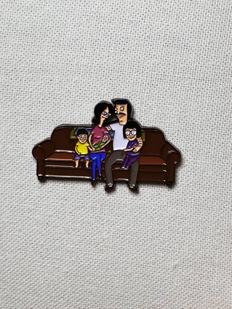 Bob's Burgers - Die Junge Familie Belcher Metall Emaille Pin Anstecker Anstecknadel Tasche Rucksack Abzeichen Anhänger Bob's Burgers - Die Junge Familie Belcher Metall Emaille Pin Anstecker Anstecknadel Tasche Rucksack Abzeichen Anhänger von CosyIslandLiving