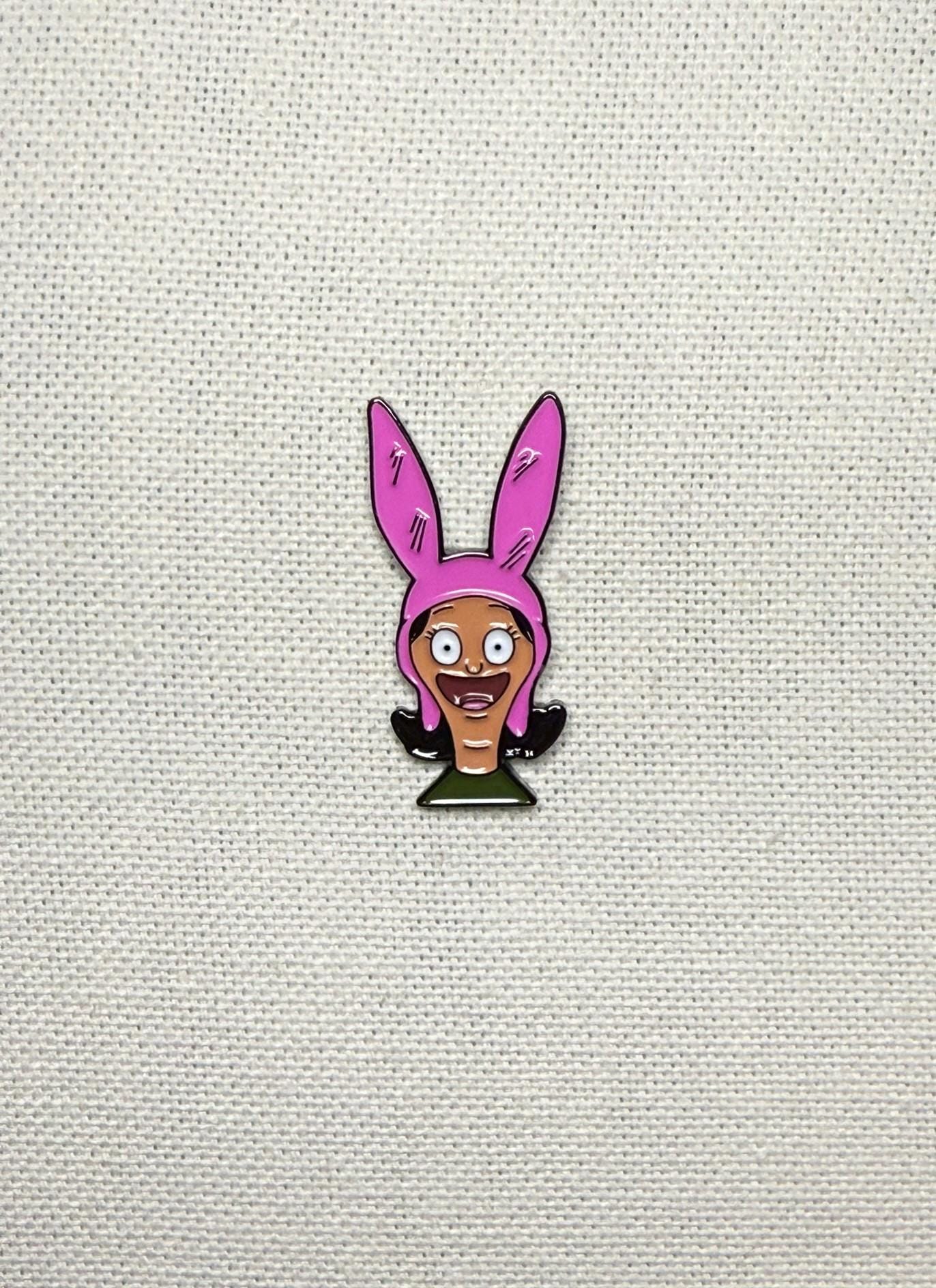 Bob's Burgers - Louise Belcher Metall Emaille Pin Anstecker Ausgestattet Anstecknadel Tasche Rucksack Abzeichen Accessoire Bob's Burgers - Louise Belcher Metall Emaille Pin Anstecker Ausgestattet Anstecknadel Tasche Rucksack Abzeichen Accessoire von CosyIslandLiving