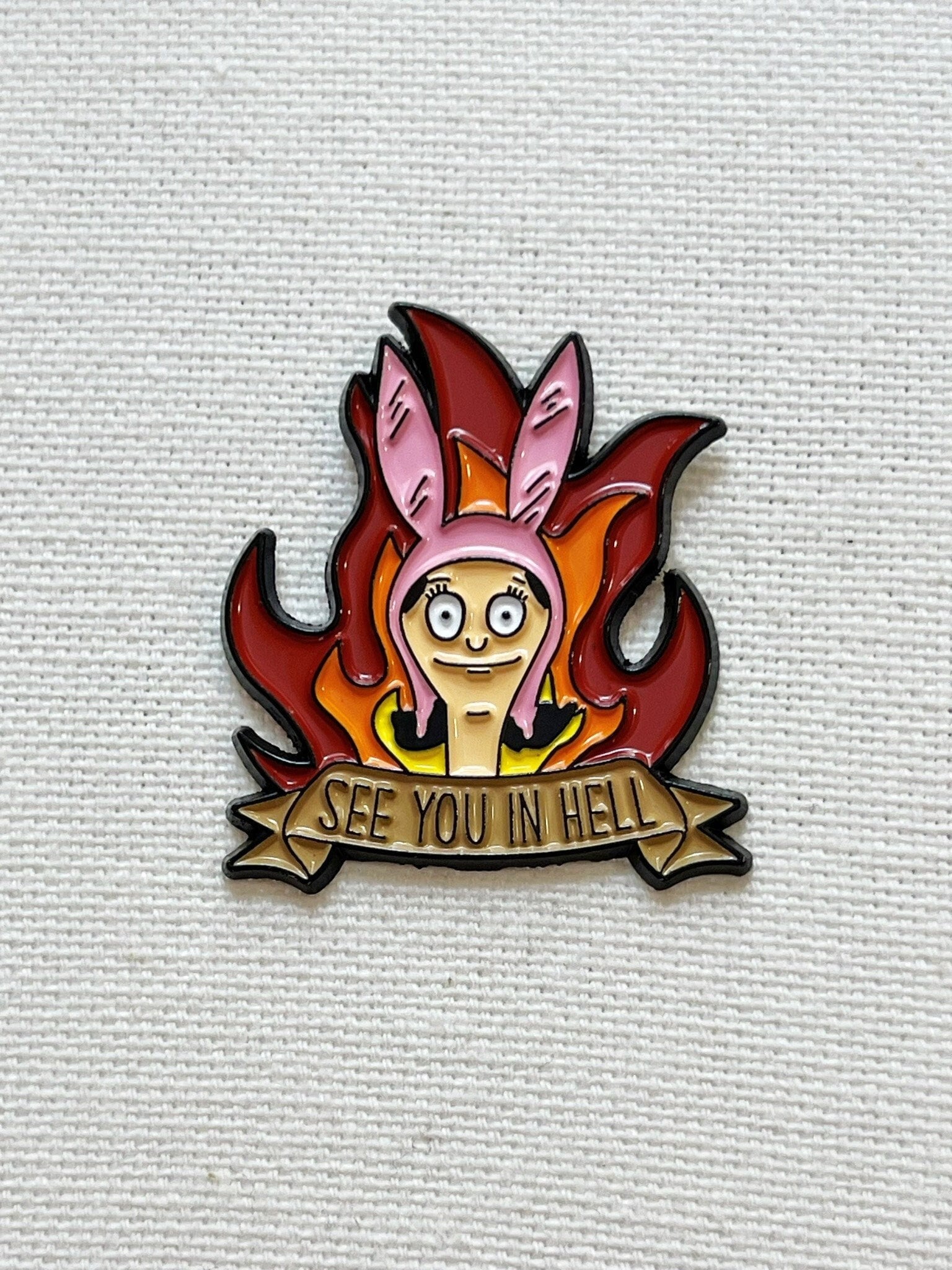 Bob's Burgers - Louise Belcher "See You in Hell" Metall Emaille Pin Anstecker Ausgestattet Anstecknadel Tasche Rucksack Abzeichen Accessoire Bob's Burgers - Louise Belcher "See You in Hell" Metall Emaille Pin Anstecker Ausgestattet Anstecknadel Tasche Rucksack Abzeichen Accessoire von CosyIslandLiving