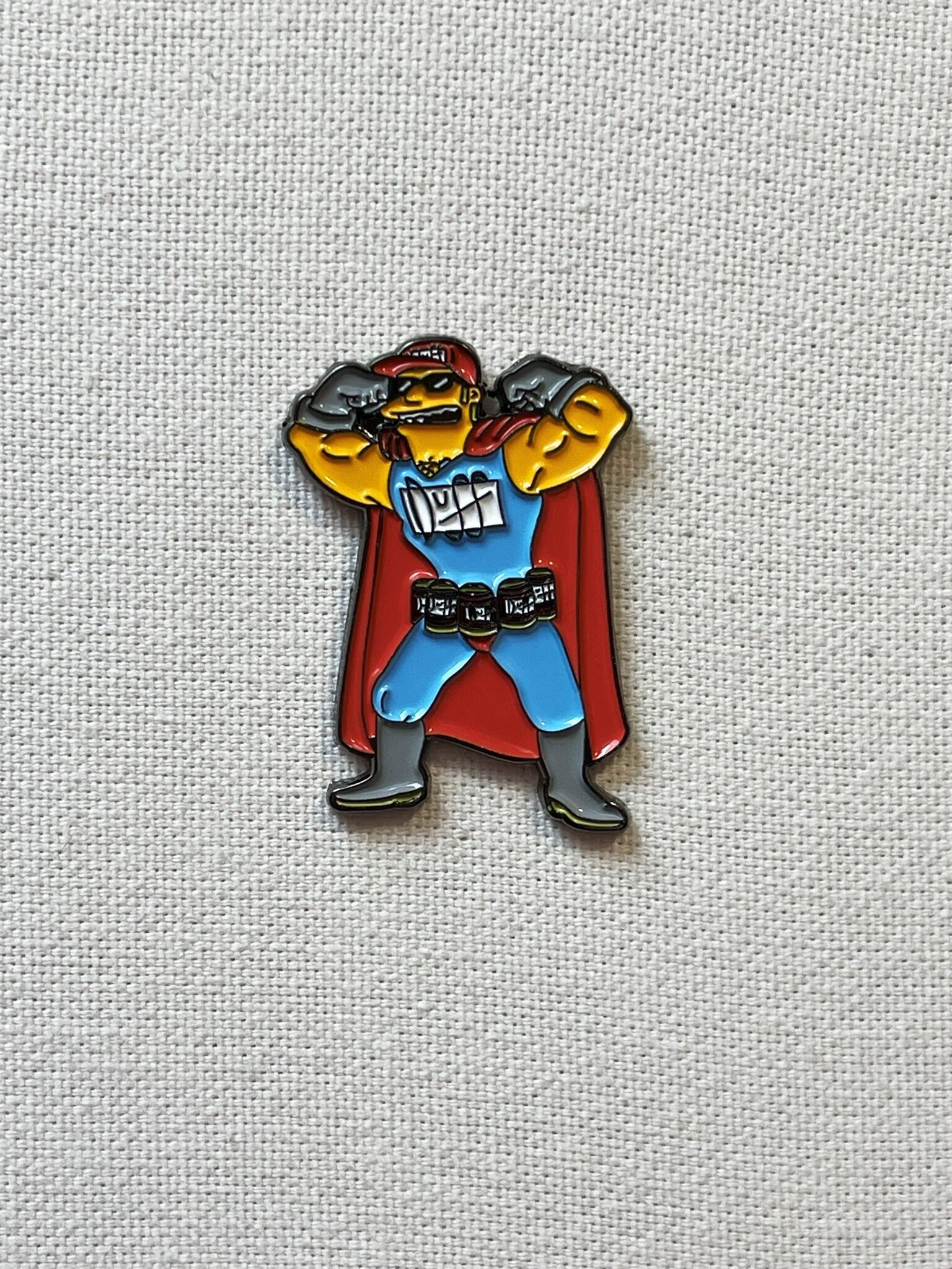 Duffman Bier Die Simpsons Metall Emaille Pin Anstecker Anstecknadel Tasche Rucksack Abzeichen Accessoire Duffman Bier Die Simpsons Metall Emaille Pin Anstecker Anstecknadel Tasche Rucksack Abzeichen Accessoire von CosyIslandLiving