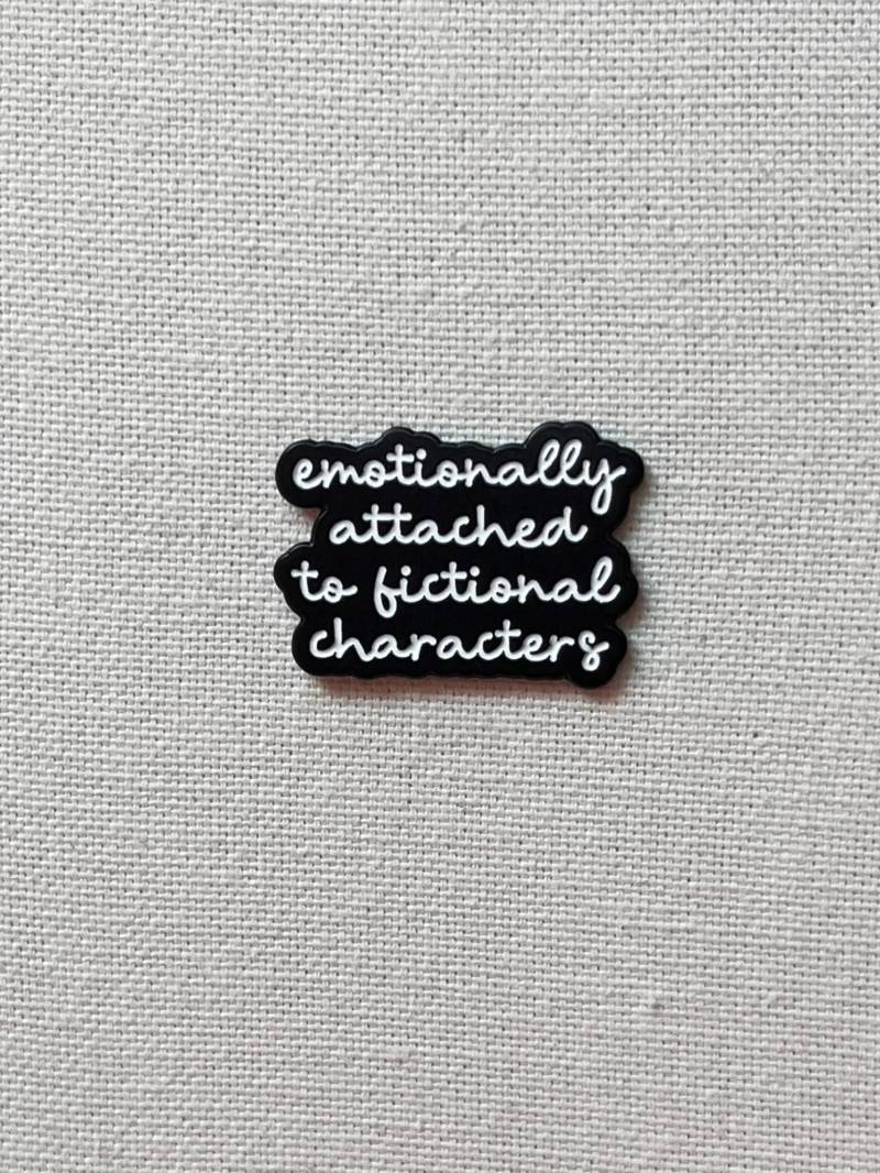 Emotional Verbunden Mit Romanfiguren Metall Emaille Pin Anstecker Ausgestattet Anstecknadel Tasche Rucksack Badge Accessoire Emotional Verbunden Mit Romanfiguren Metall Emaille Pin Anstecker Ausgestattet Anstecknadel Tasche Rucksack Badge Accessoire von CosyIslandLiving