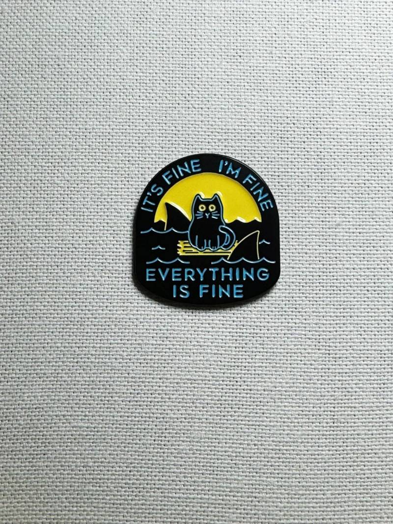 Es Ist in Ordnung. Mir Geht Es Gut. Alles Fein Metall Emaille Pin Anstecker Anstecknadel Tasche Rucksack Accessoire Es Ist in Ordnung. Mir Geht Es Gut. Alles Fein Metall Emaille Pin Anstecker Anstecknadel Tasche Rucksack Accessoire von CosyIslandLiving